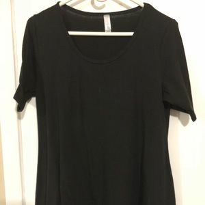 Black medium perfect tee LuLaRoe